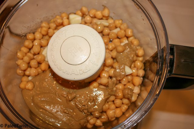 Hummus & Pita Bread (10 of 17).jpg