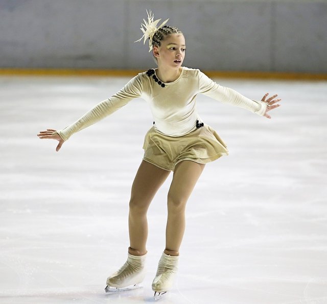 figure-skater-266512_960_720.jpg