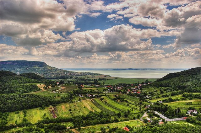 1280px-Balaton_Hungary_Landscape.jpg