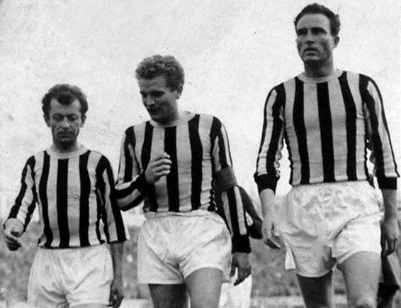 Juventus_FC_-_Anni_1950_-_Muccinelli,_Boniperti_e_John_Hansen.jpg