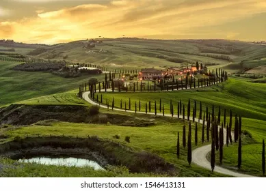 tuscany-crete-senesi-rural-sunset-260nw-1546413131.webp