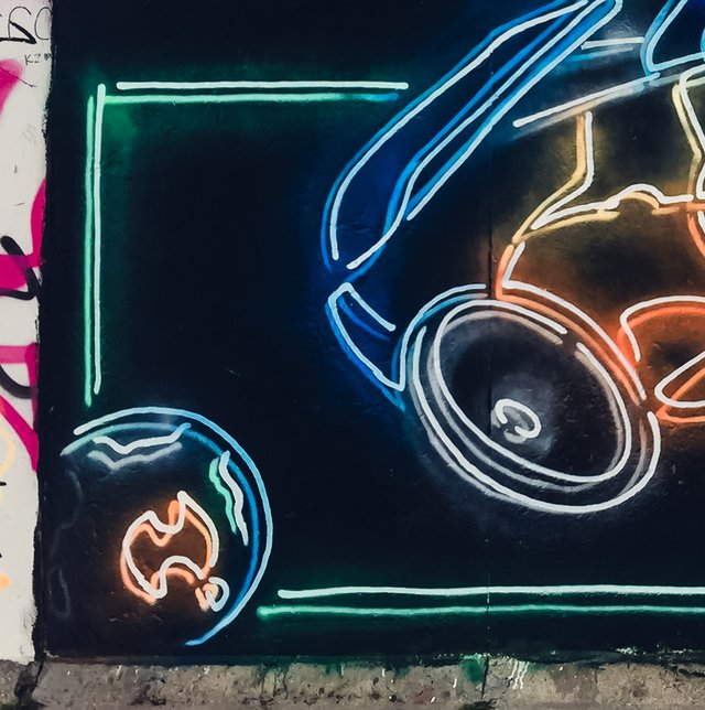 Neon-Graffiti-Straker-9.jpg