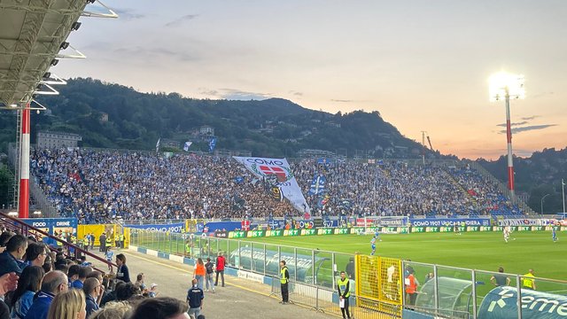 2048px-Stadio_Sinigaglia_Como_2024_01.jpg