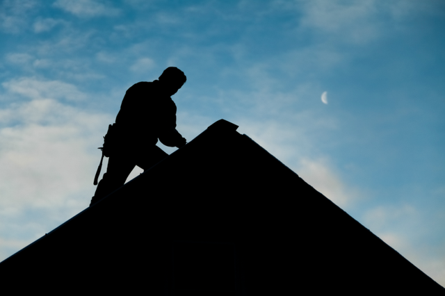 Hiring-a-Roofing-Contractor2.png