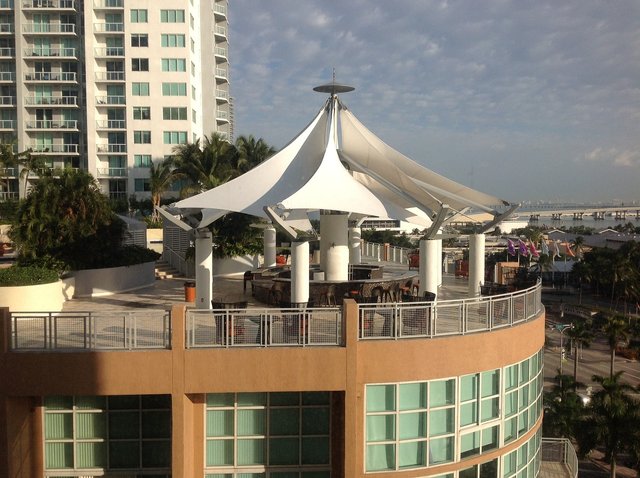 miami-hotel-terrace-view-713592_1280.jpg