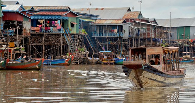 Kompong Khleang Stilted Houses 6 700x370.jpg