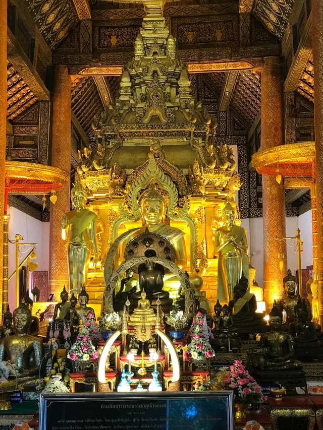 Wat Phra That Sri Chom Thong4.jpg