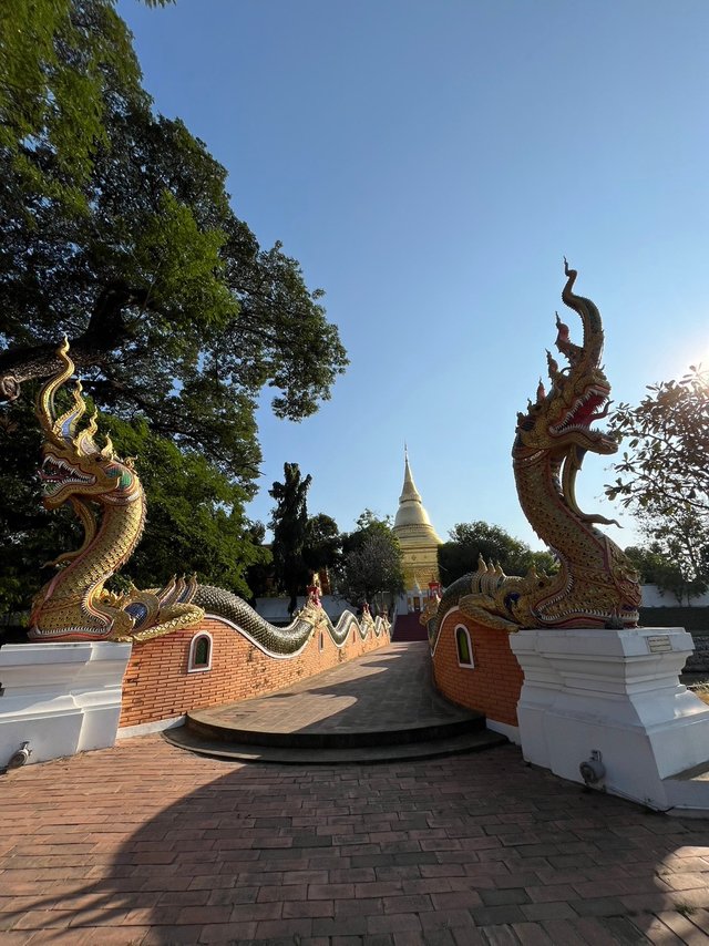 Wat Phra Kaew Don Tao Suchadaram18.jpg