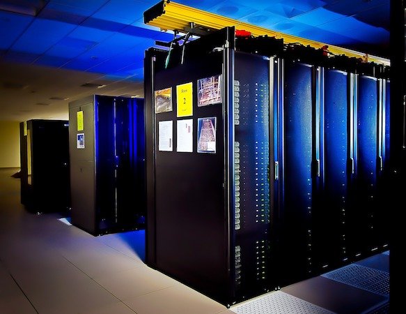 supercomputer-1782179_1920.jpg