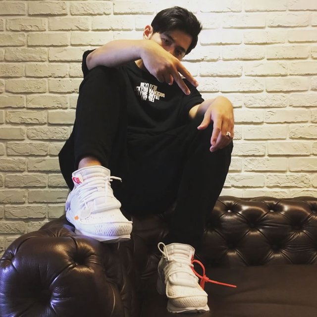 Off white white 2025 presto on feet