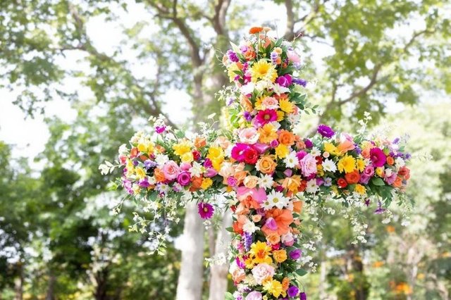 Cruz-de-Mayo-con-flores.jpg