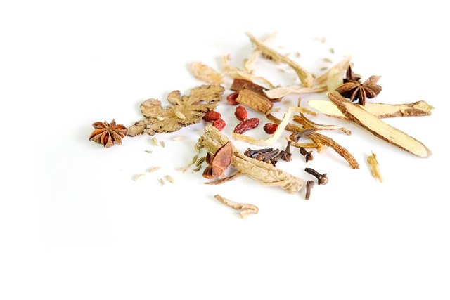 chinese-herbal-medicine-2993344_1280.jpg