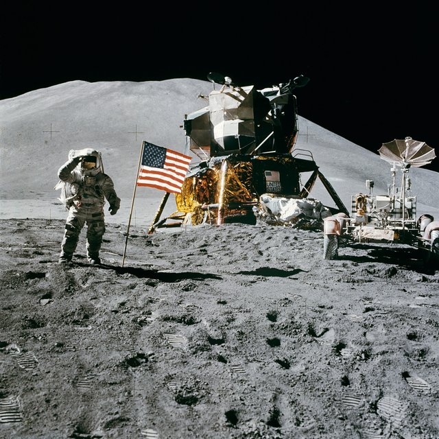 american-flag-astronaut-astronomy-39896.jpg
