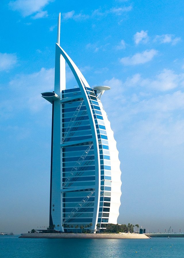 1200px-Burj_Al_Arab,_Dubai,_by_Joi_Ito_Dec2007.jpg