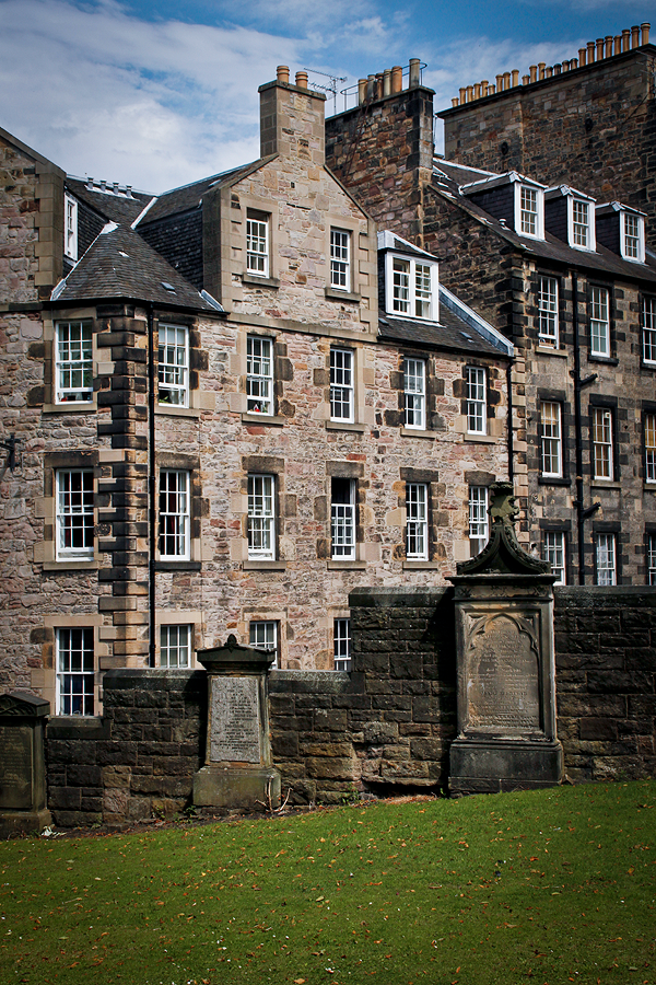 kirkyard13.png