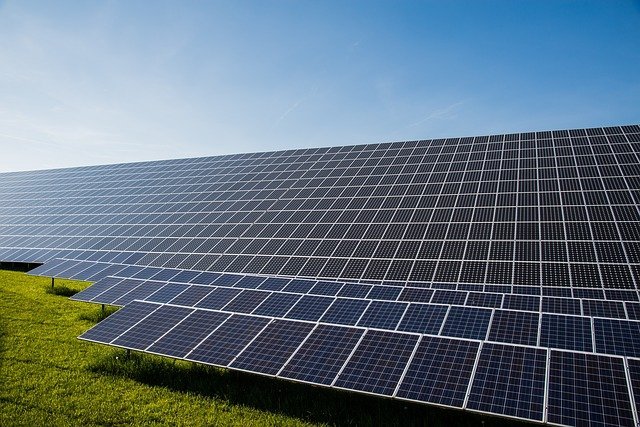 photovoltaic-g1950da1b7_640.jpg