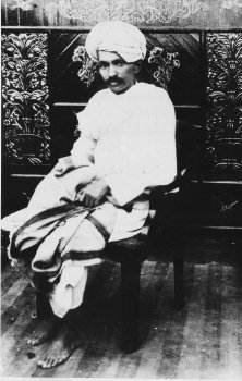 Gandhi_Kheda_1918.jpg