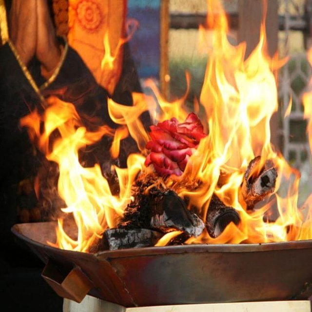 Book-Pandit-for-Havan-Puja-in-Pune_2-1.jpg