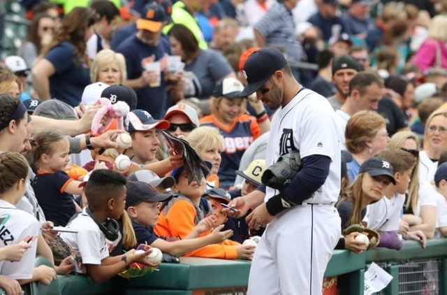 https___motorcitybengals.com_files_2016_09_9303096-j.d.-martinez-mlb-tampa-bay-rays-detroit-tigers-850x499.jpg