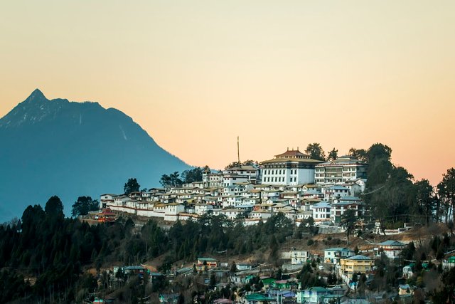 Tawang_Monastery_(Tibetan_Buddhist).jpg