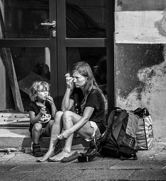 mom and child homeless.jpg