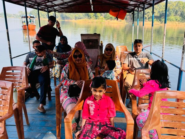 kaptai lake 4.jpg