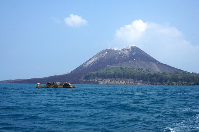 Image-Blog_Gunung-Anak-Krakatau-1.jpg
