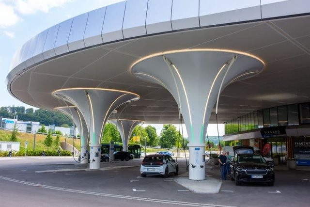 Bitcoin-now-accepted-at-60000-EV-charging-stations-across-Europe.jpg