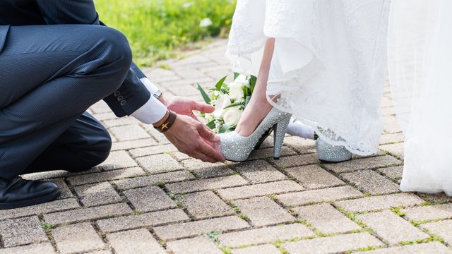 wedding feets.jpg