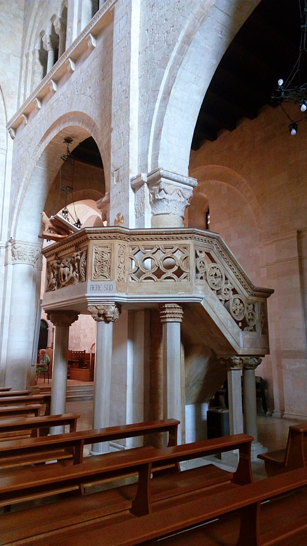 conversano cattedrale 2.jpg