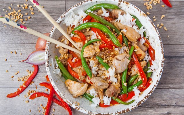 1555-13815-garlic-soy-chicken-stir-fr-1040x650-72dpi-7_695.jpg