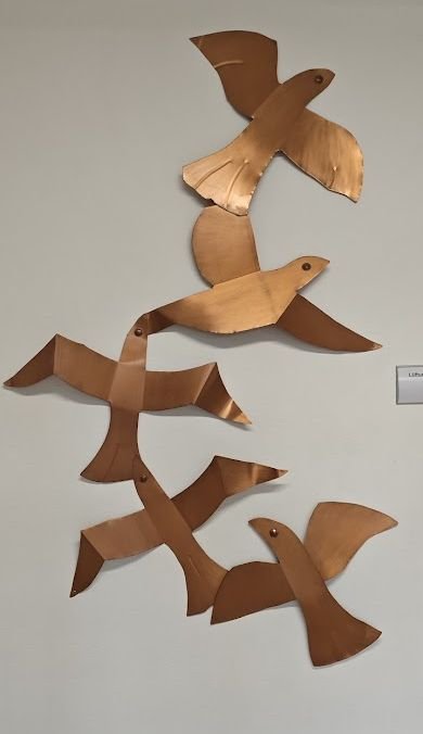 Kupfervögel im  Foyer.jpg