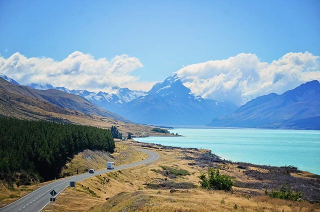 Lake Pukaki drive to Mt. Cook.jpg