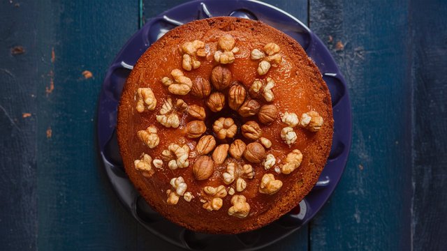 carrot-and-walnut-cake-6uiitSeiSp6IzQIR723QCw-42ibvQUZTxmKcIy7i0M0-w.jpeg