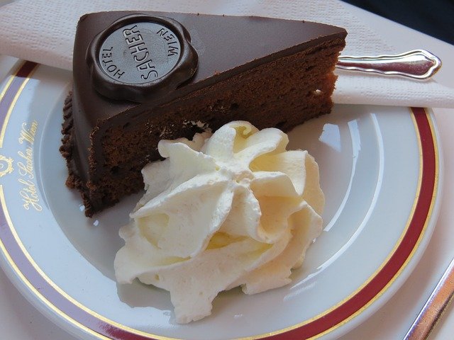 sachertorte-1280575_640.jpg