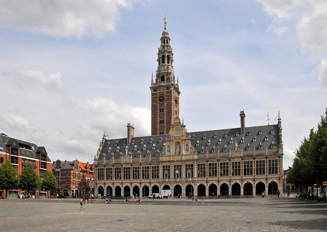'Universiteitsbibliotheek'_Ladeuzeplein_Leuven_(5866672729).jpg