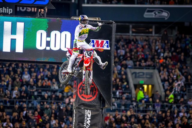 Ken_Roczen_Seattle_rs__1439_m01-2080x1384.jpg