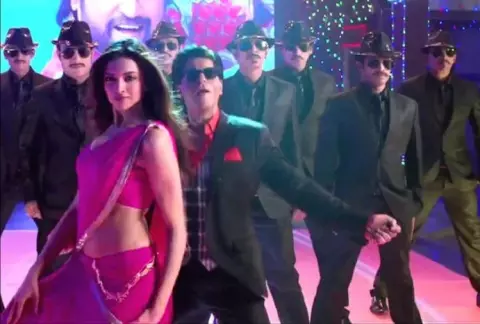 so they dance!: This old chestnut: SRK on Hollywood.