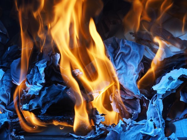 flame-fire-ash-campfire-bonfire-heat-1048109-pxhere.com.jpg