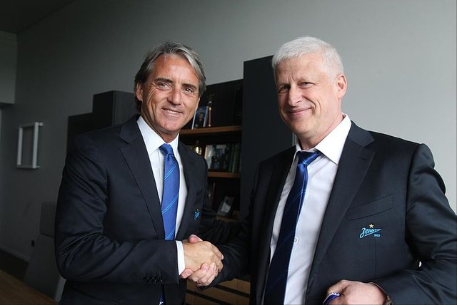 Roberto_Mancini_and_Sergey_Fursenko.jpg