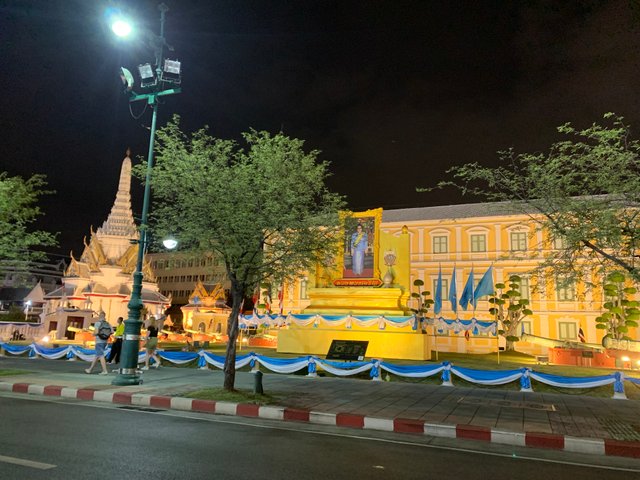 Bangkok City Pillar Shrine4.jpg