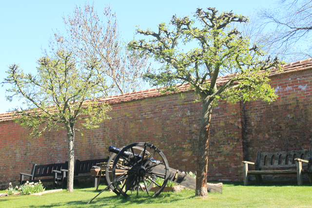 historische Kanone in der Bischofsburg