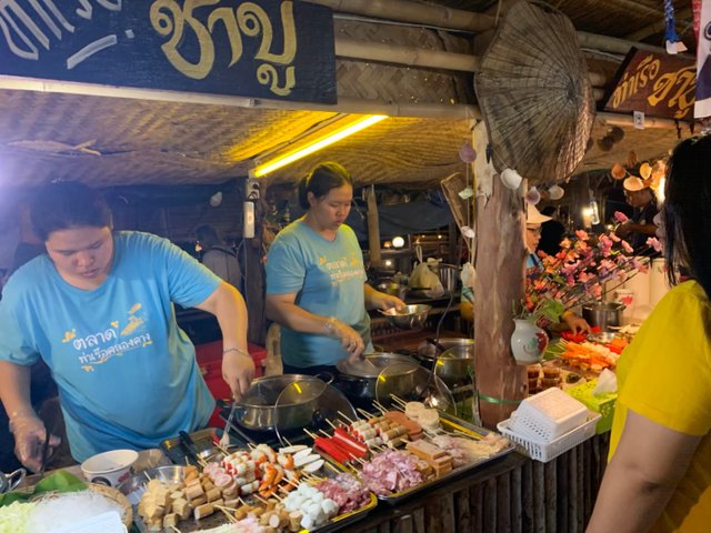 Khlong Khang Pier Market4.jpg