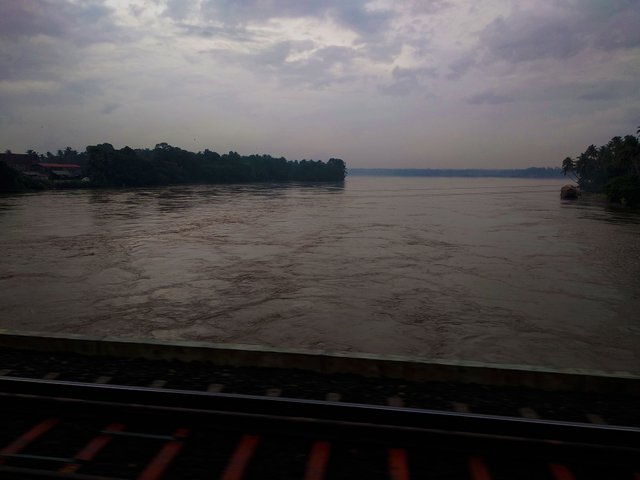 kerala train bridge.jpg