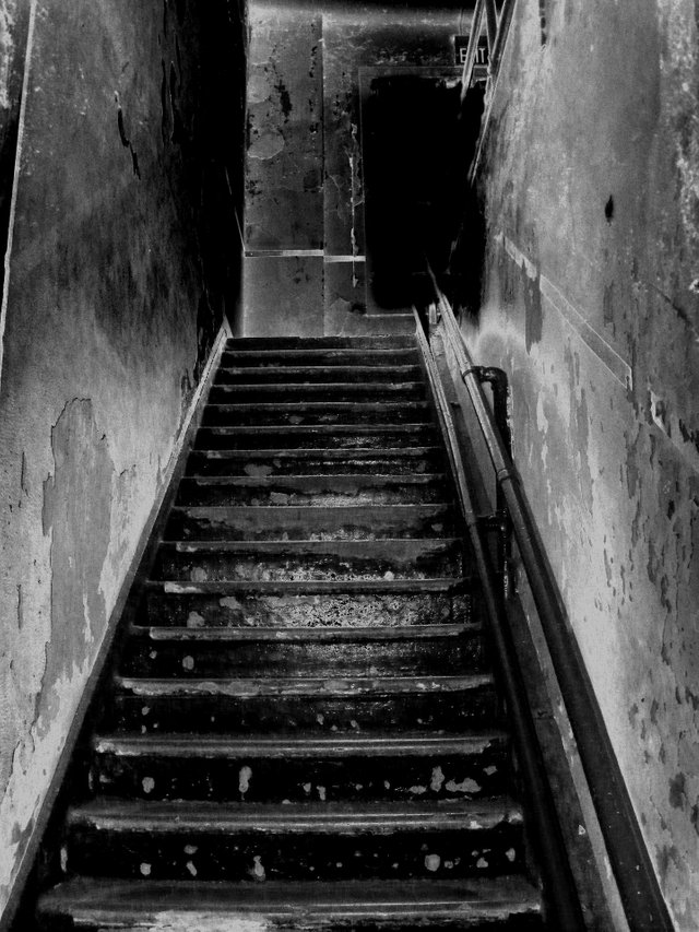 stairs-205718_1920.jpg
