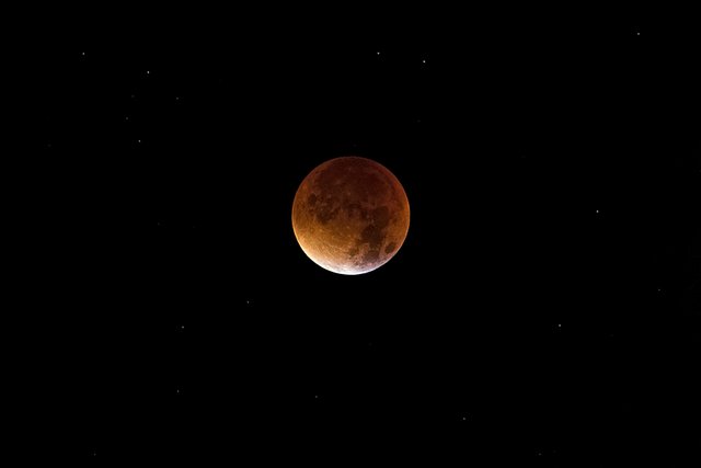 lunar-eclipse-1114900.jpg