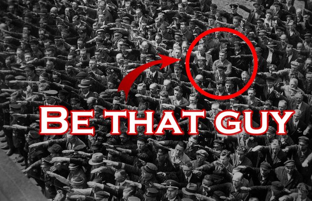 August-Landmesser-Almanya-1936.jpg