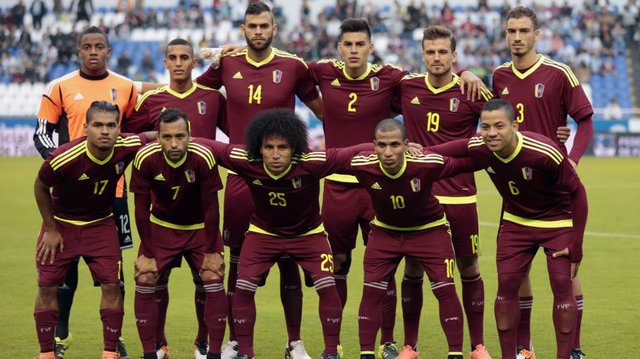 VINOTINTO.jpg