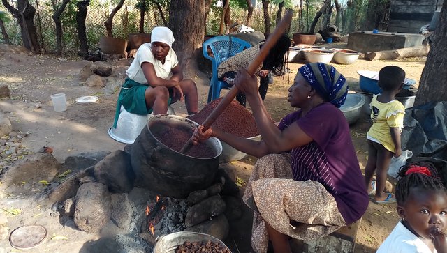 Wala_Women_Making_Shea_Butter_2.jpg