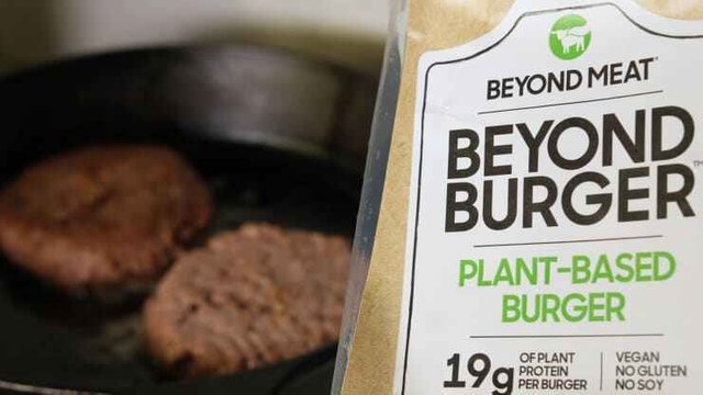 106829939-1611665295382-gettyimages-1287311421-yn_beyondmeat_017.jpeg